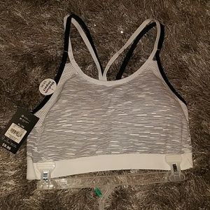 Seamless strappy sports bra